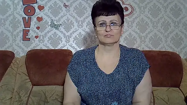 Snapshot of PaulaGolden chatting on 20, 10, 2025 PaulaGolden online show from 20, 10, 2025