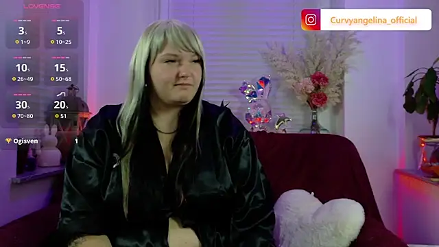 Snapshot of CurvyAngelina_Official chatting on 7, 10, 2025 CurvyAngelina Official online show from 7, 10, 2025
