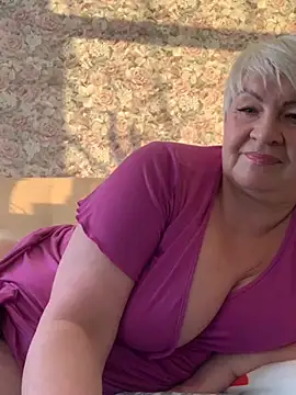 Laura Millf online show from 25, 2, 2025