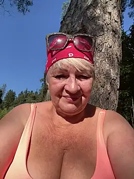 Laura Millf online show from 17, 7, 2026