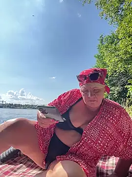 Laura Millf online show from 27, 7, 2026