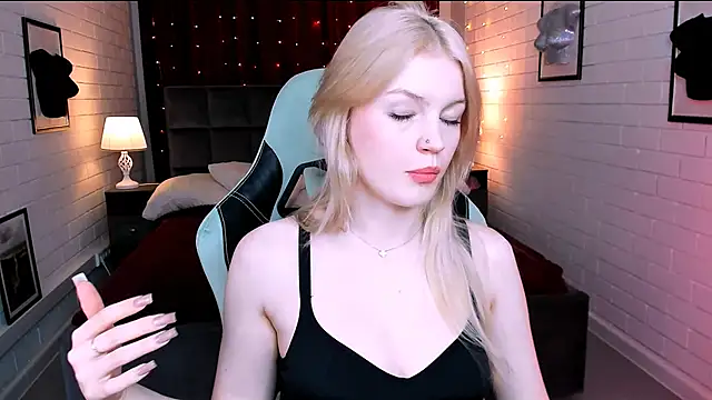 Snapshot of GraceGlamour chatting on 23, 1, 2025 GraceGlamour online show from 23, 1, 2025