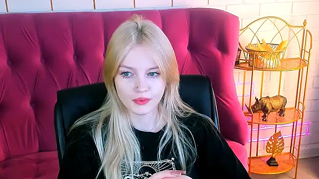 Snapshot of GraceGlamour chatting on 31, 1, 2025 GraceGlamour online show from 31, 1, 2025
