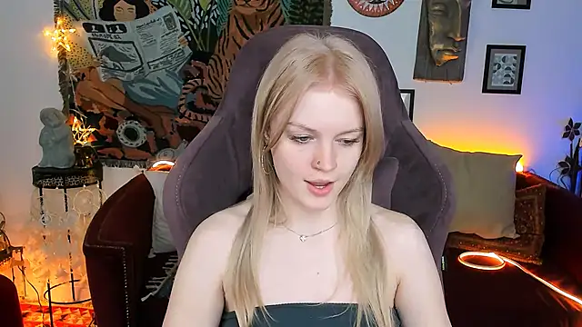 Snapshot of GraceGlamour chatting on 8, 2, 2025 GraceGlamour online show from 8, 2, 2025