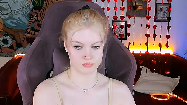 Snapshot of GraceGlamour chatting on 15, 2, 2025 GraceGlamour online show from 15, 2, 2025