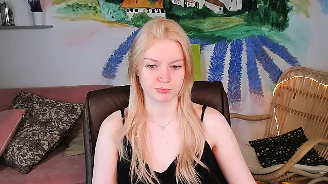 Snapshot of GraceGlamour chatting on 17, 2, 2025 GraceGlamour online show from 17, 2, 2025