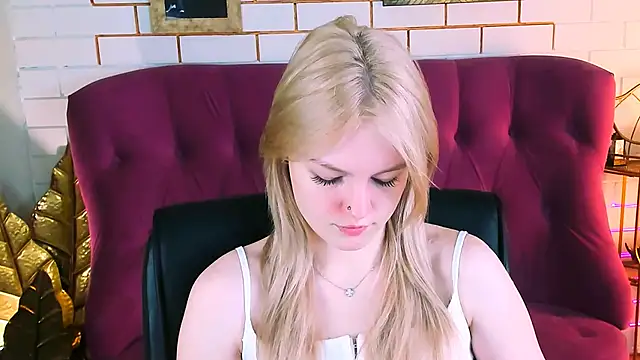 Snapshot of GraceGlamour chatting on 18, 2, 2025 GraceGlamour online show from 18, 2, 2025