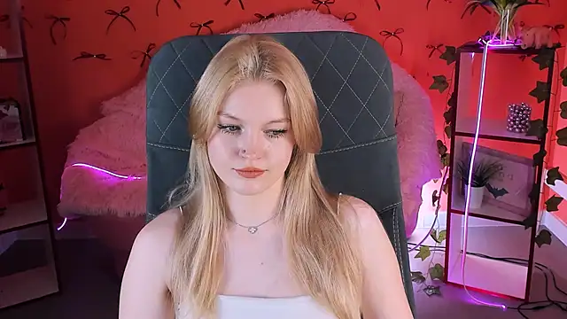 Snapshot of GraceGlamour chatting on 21, 2, 2025 GraceGlamour online show from 21, 2, 2025
