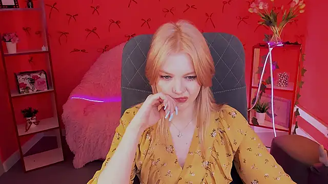 Snapshot of GraceGlamour chatting on 7, 3, 2025 GraceGlamour online show from 7, 3, 2025