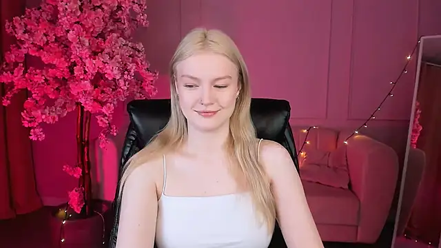 Snapshot of GraceGlamour chatting on 14, 3, 2025 GraceGlamour online show from 14, 3, 2025