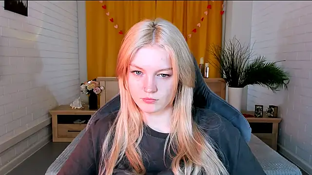 Snapshot of GraceGlamour chatting on 21, 3, 2025 GraceGlamour online show from 21, 3, 2025