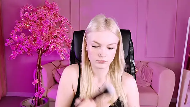 Snapshot of GraceGlamour chatting on 30, 9, 2025 GraceGlamour online show from 30, 9, 2025
