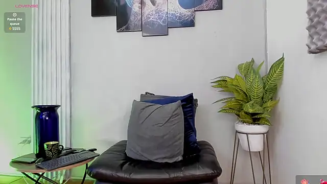 thomas eliotts online show from 4, 3, 2025