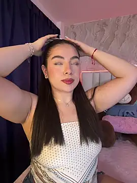 Snapshot of IsabellaAnngel chatting on 8, 7, 2026 IsabellaAnngel online show from 8, 7, 2026