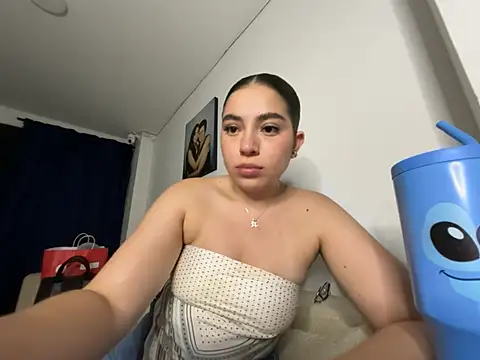 Snapshot of IsabellaAnngel chatting on 7, 8, 2026 IsabellaAnngel online show from 7, 8, 2026