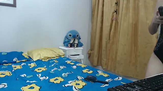 SaraStoneCute online show from 24, 6, 2026