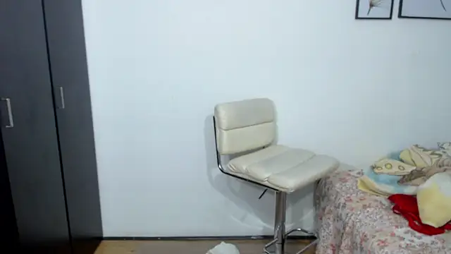 Snapshot of viki_mom chatting on 11, 12, 2024 viki mom online show from 11, 12, 2024