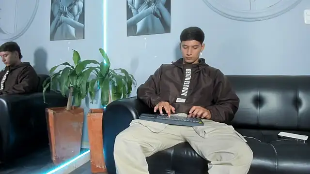 Damian23   online show from 15, 2, 2025