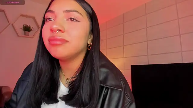 Christine Laam online show from 15, 12, 2025