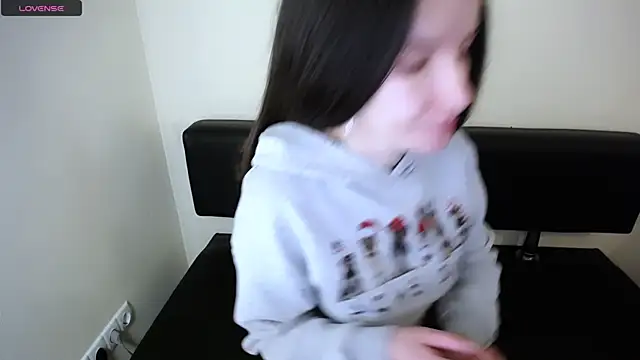 LaimaV  online show from 7, 10, 2025