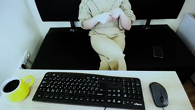 LaimaV  online show from 28, 10, 2025