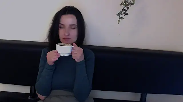 LaimaV  online show from 28, 4, 2026