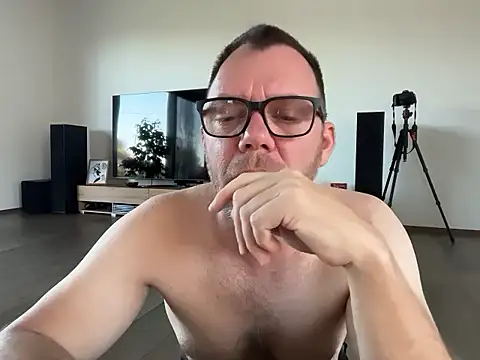 Snapshot of xmnbx77 chatting on 20, 10, 2025 xmnbx77 online show from 20, 10, 2025