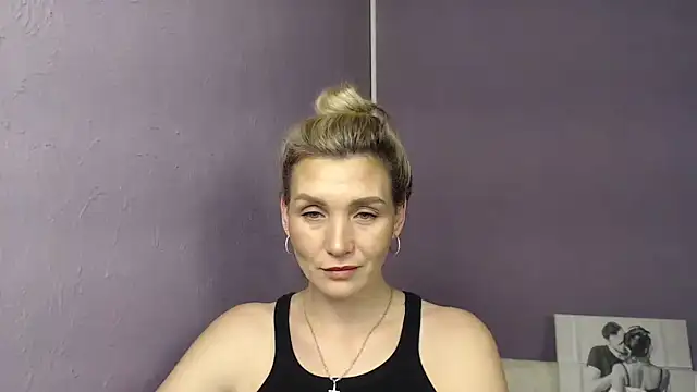 Snapshot of _sexy_lady chatting on 2, 1, 2025  sexy lady online show from 2, 1, 2025