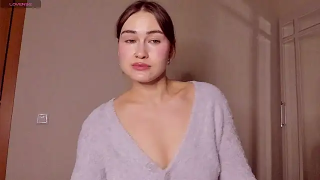 Snapshot of sleeeep_y chatting on 3, 2, 2025 sleeeep y online show from 3, 2, 2025