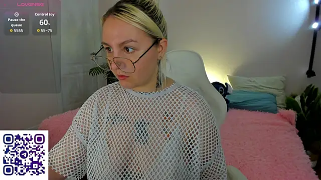 Debbie Taylor online show from 6, 5, 2026