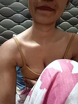 Snapshot of Rajni-Mehra chatting on 23, 12, 2025 Rajni-Mehra online show from 23, 12, 2025