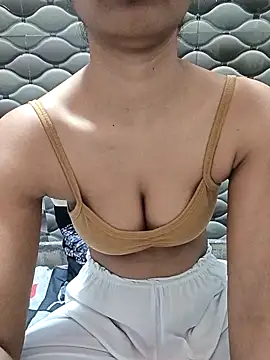 Snapshot of Rajni-Mehra chatting on 27, 2, 2026 Rajni-Mehra online show from 27, 2, 2026