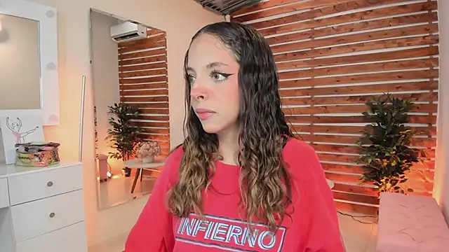 Sapphire Venuss online show from 15, 3, 2025