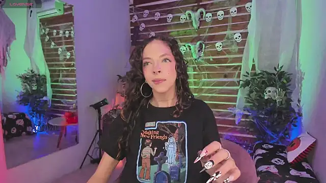 Sapphire Venuss online show from 29, 10, 2025