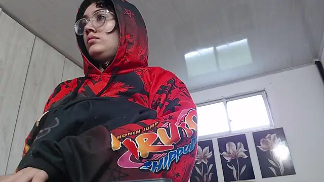 lily f00x online show from 15, 9, 2025