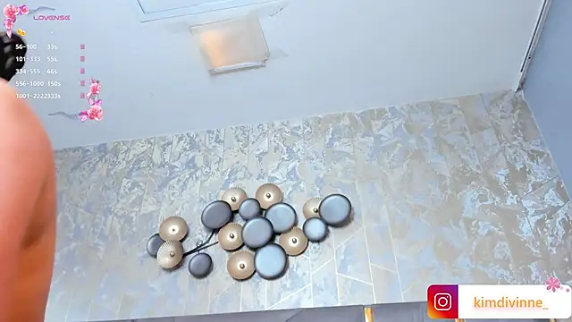 Snapshot of KimDevinne chatting on 22, 1, 2025 KimDevinne online show from 22, 1, 2025