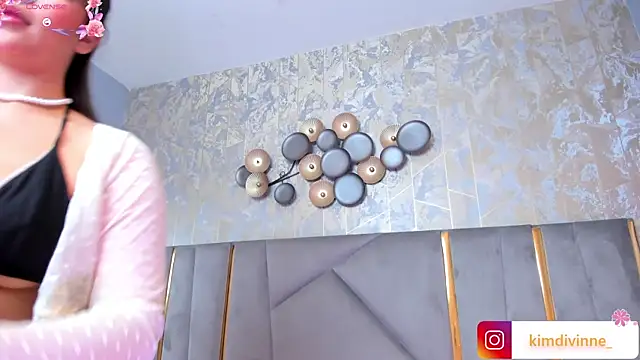 Snapshot of KimDevinne chatting on 1, 2, 2025 KimDevinne online show from 1, 2, 2025