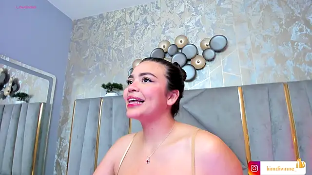 Snapshot of KimDevinne chatting on 26, 9, 2025 KimDevinne online show from 26, 9, 2025