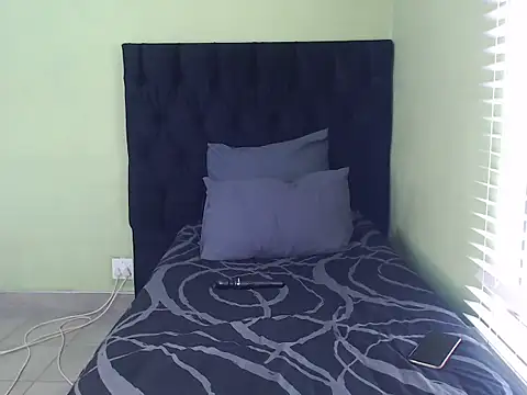 ThickPearlx23 online show from 3, 11, 2025