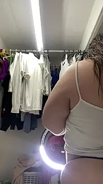 Chloee ep online show from 3, 3, 2026