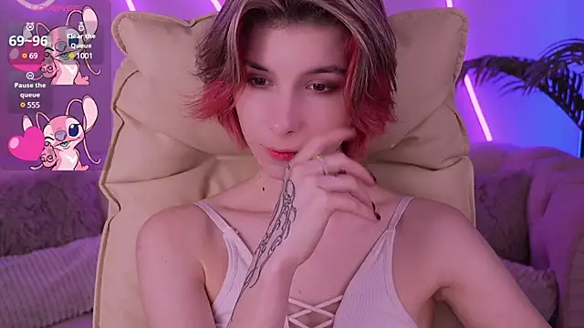 Snapshot of HaylaAmber chatting on 4, 3, 2025 HaylaAmber online show from 4, 3, 2025