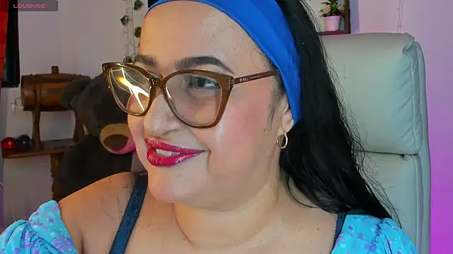 Gia Nahomi online show from 29, 4, 2026
