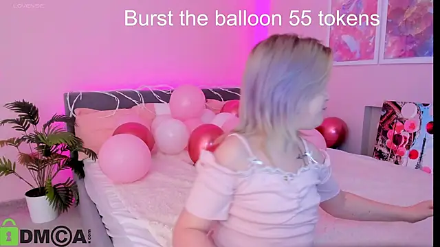 Sara Robinson online show from 4, 10, 2025