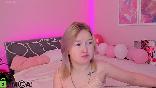 Sara Robinson online show from 5, 10, 2025