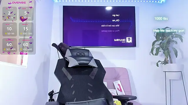 Snapshot of emily_palmeer chatting on 13, 10, 2025 emily palmeer online show from 13, 10, 2025