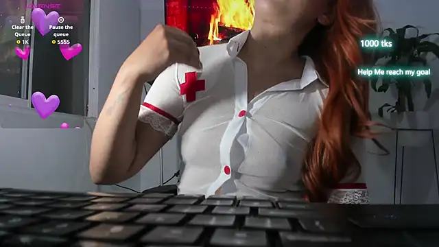 Snapshot of emily_palmeer chatting on 28, 10, 2025 emily palmeer online show from 28, 10, 2025