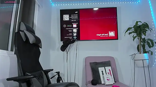 Snapshot of emily_palmeer chatting on 5, 12, 2025 emily palmeer online show from 5, 12, 2025