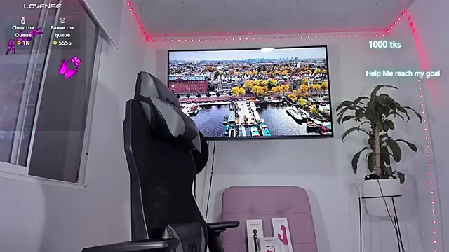 Snapshot of emily_palmeer chatting on 22, 12, 2025 emily palmeer online show from 22, 12, 2025