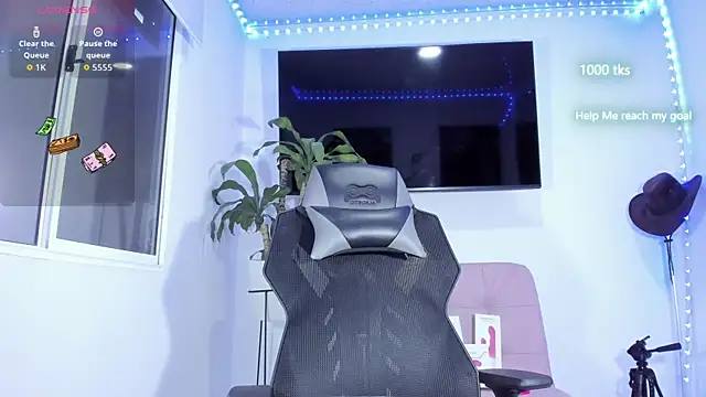 Snapshot of emily_palmeer chatting on 9, 2, 2026 emily palmeer online show from 9, 2, 2026