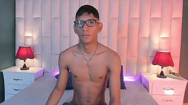 Nick Collins18 online show from 6, 3, 2025